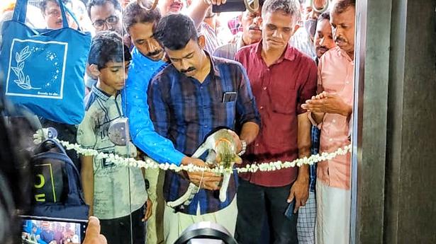 Kondotty market’s ‘pet cat’ inaugurates shop named after it in Malappuram