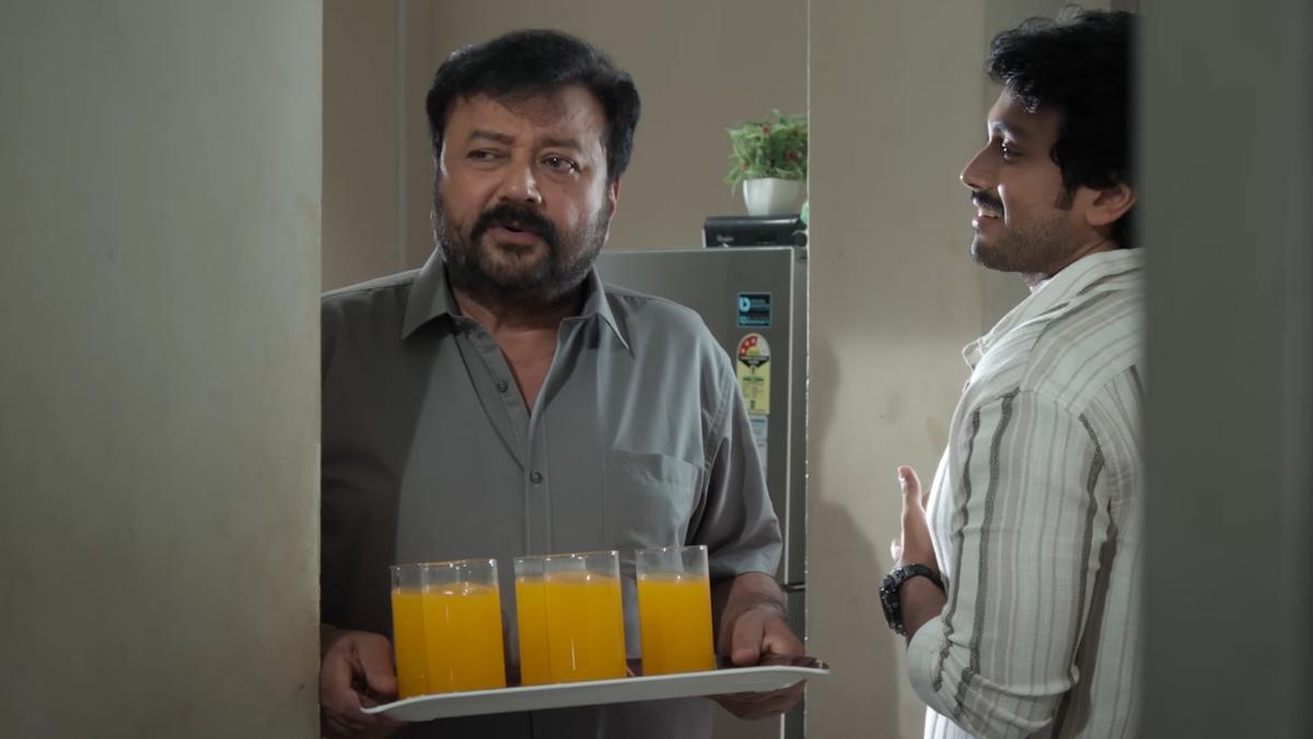 ‘अशाकाल आयिरम’ फिल्म समीक्षा: इस हवादार फील-गुड ड्रामा में जयराम फॉर्म में हैं जो अंत में लड़खड़ा जाता है