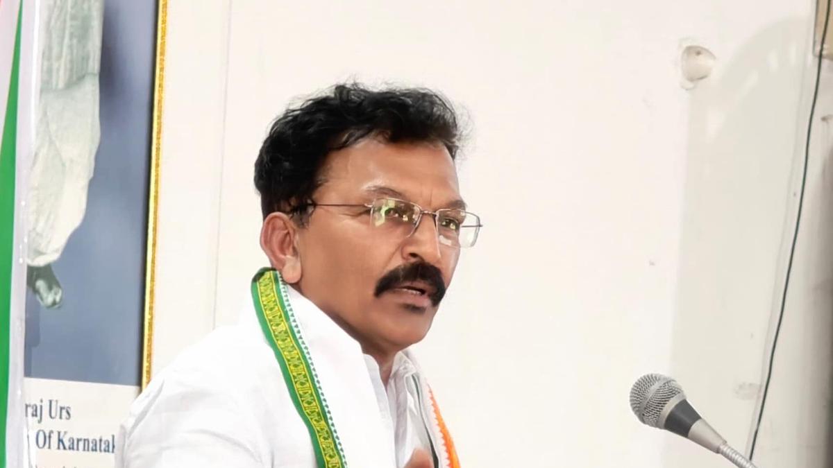 AICC secretary P.V. Mohan injured in road accident in Kerala