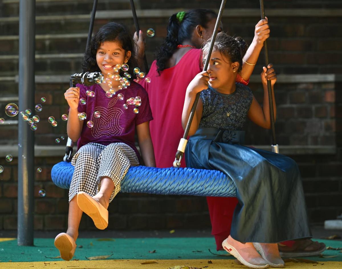 সংস্কার করা পার্কে শিশুরা