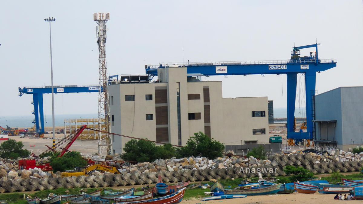 Zhen Hua to leave for China from Vizhinjam today