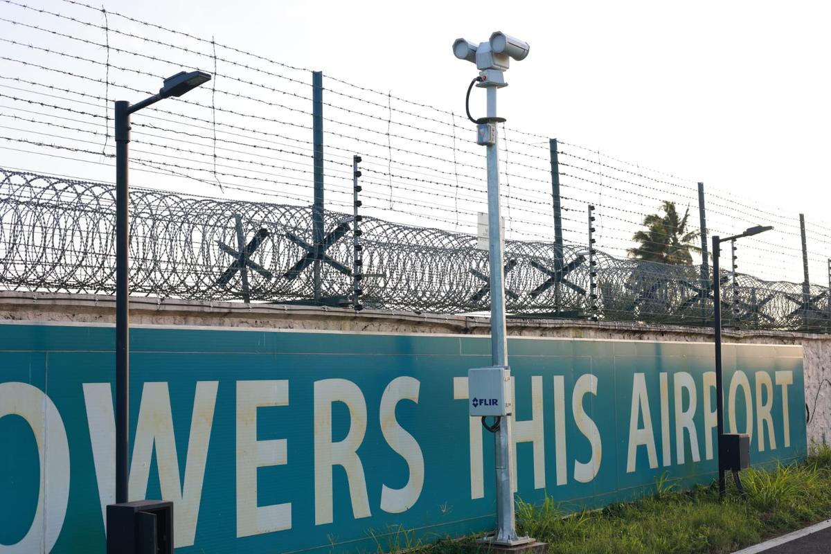 El sistema de detección de intrusiones perimetrales que se pondrá en funcionamiento en el Aeropuerto Internacional de Cochin a finales de esta semana. 