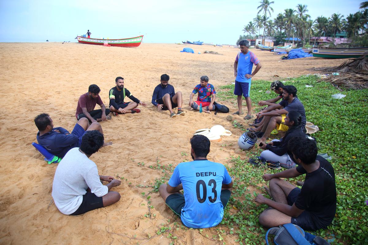 ‘Trivandrum Ultimate’ members in a ‘spirit circle’ after their match