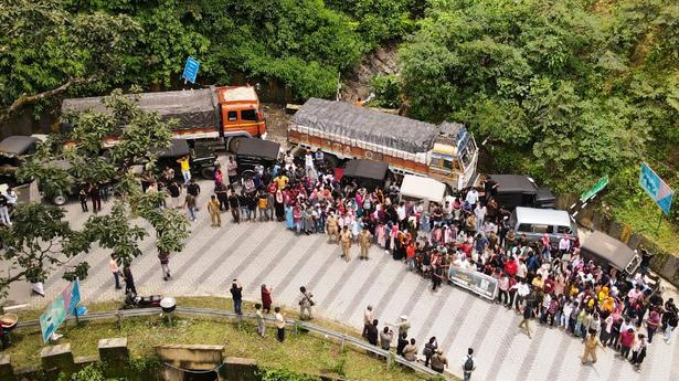 Nature lovers clean up Nadugani ghat road