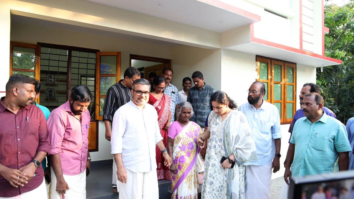 Thiruvananthapuram Corporation hands over house to sanitation worker Joy’s mother