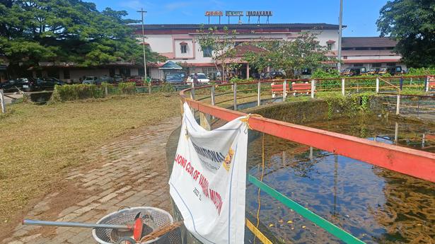 Vadakara railway station gets a facelift through mass cleaning drive