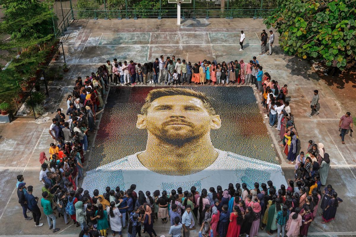 When a basketball court turned into a canvass for a giant portrait of Messi