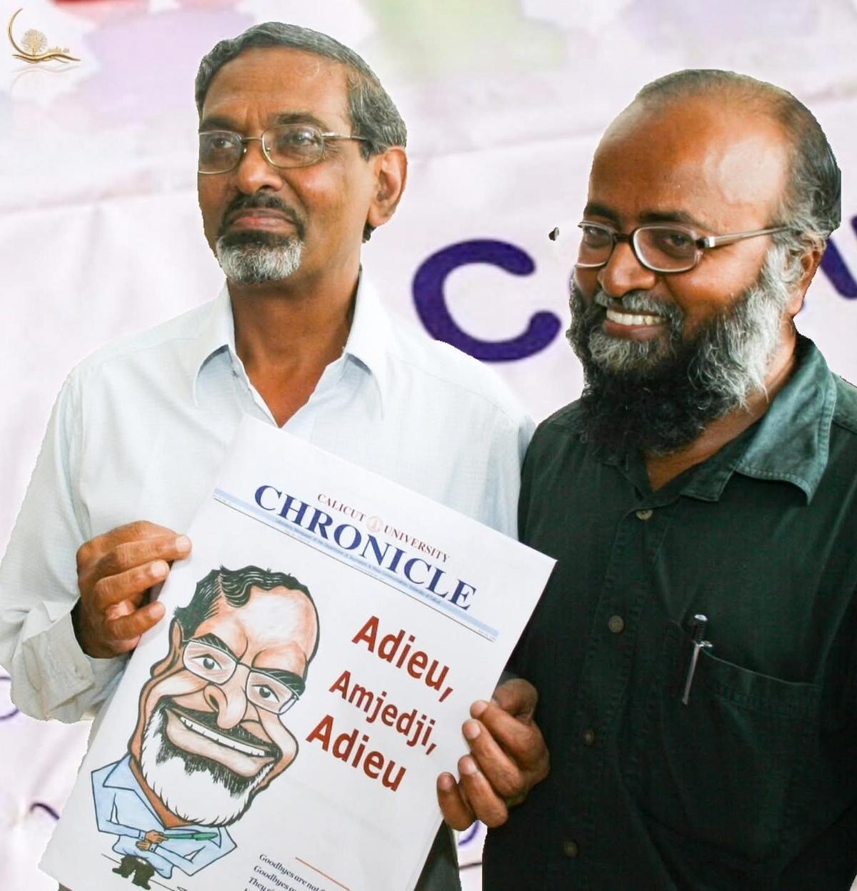 Syed Amjed Ahmed 博士在 2009 年退役之际推出了《卡利卡特大学纪事》特别版，其中有漫画家 Jayaraj Vellur 绘制的漫画。 