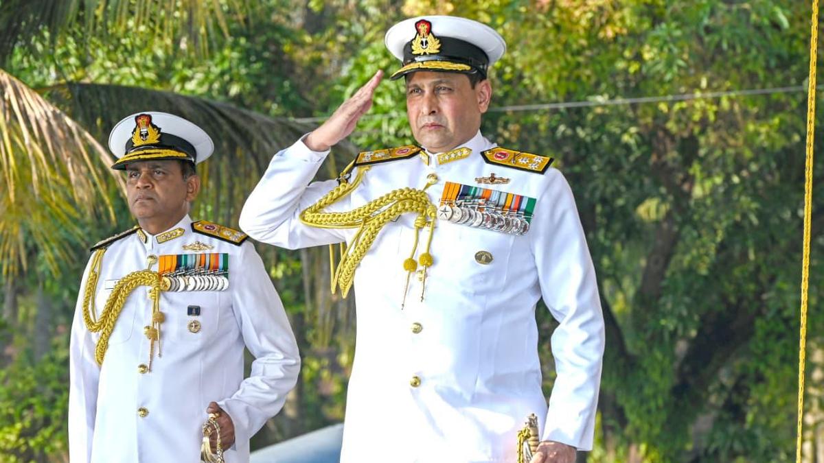 Vice Admiral Sameer Saxena assumes charge as Flag Officer Commanding-in-Chief of Southern Naval Command