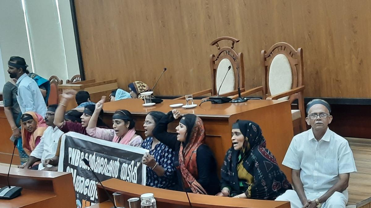 Chaos in Kozhikode Corporation Council over embezzlement case