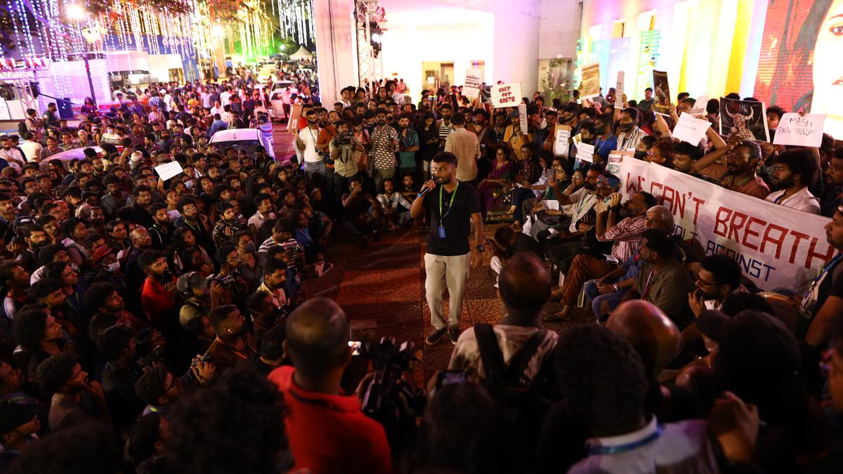 Students of K.R. Narayanan film institute protest at IFFK demanding director’s resignation