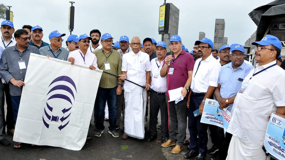 Chamber of Commerce takes out protest rally to Calicut airport against runway shortening