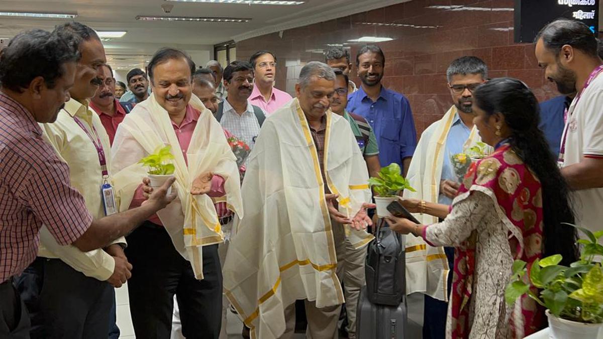 Top ISRO officials receive warm welcome in capital after Chandrayaan-3 launch