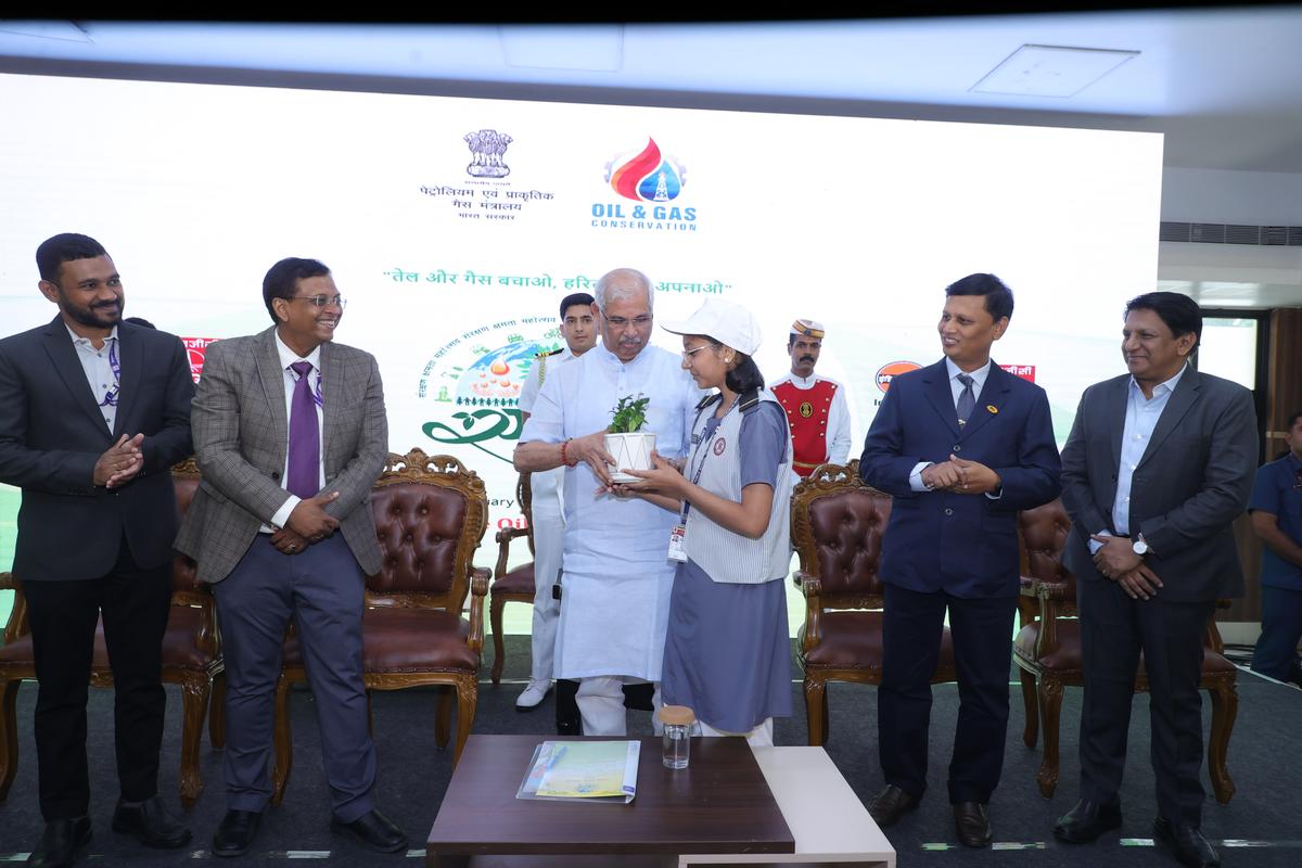 thehindu.com - The Hindu Bureau - Governor inaugurates oil and gas conservation awareness initiative