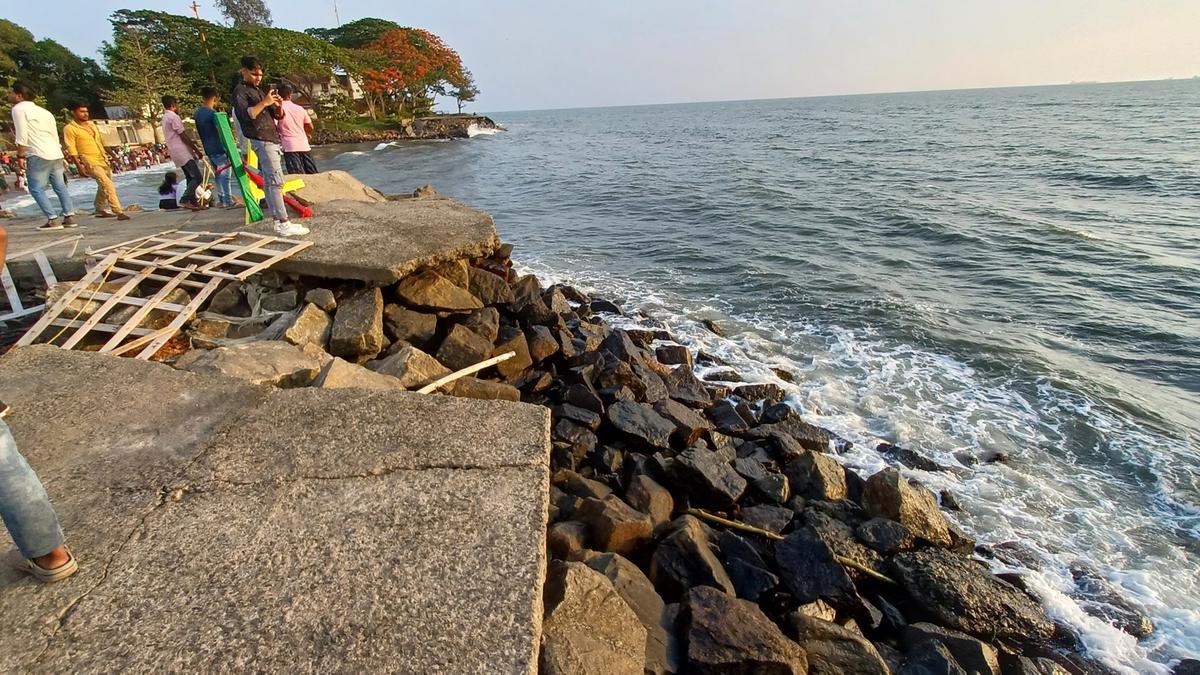 ₹1.69-crore project to renovate dilapidated walkway on Fort Kochi beachfront