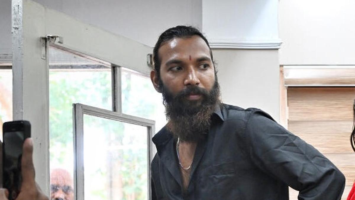 Kerala HC grants transit bail to actor-husband of viral Kumbh Mela woman in kidnapping case