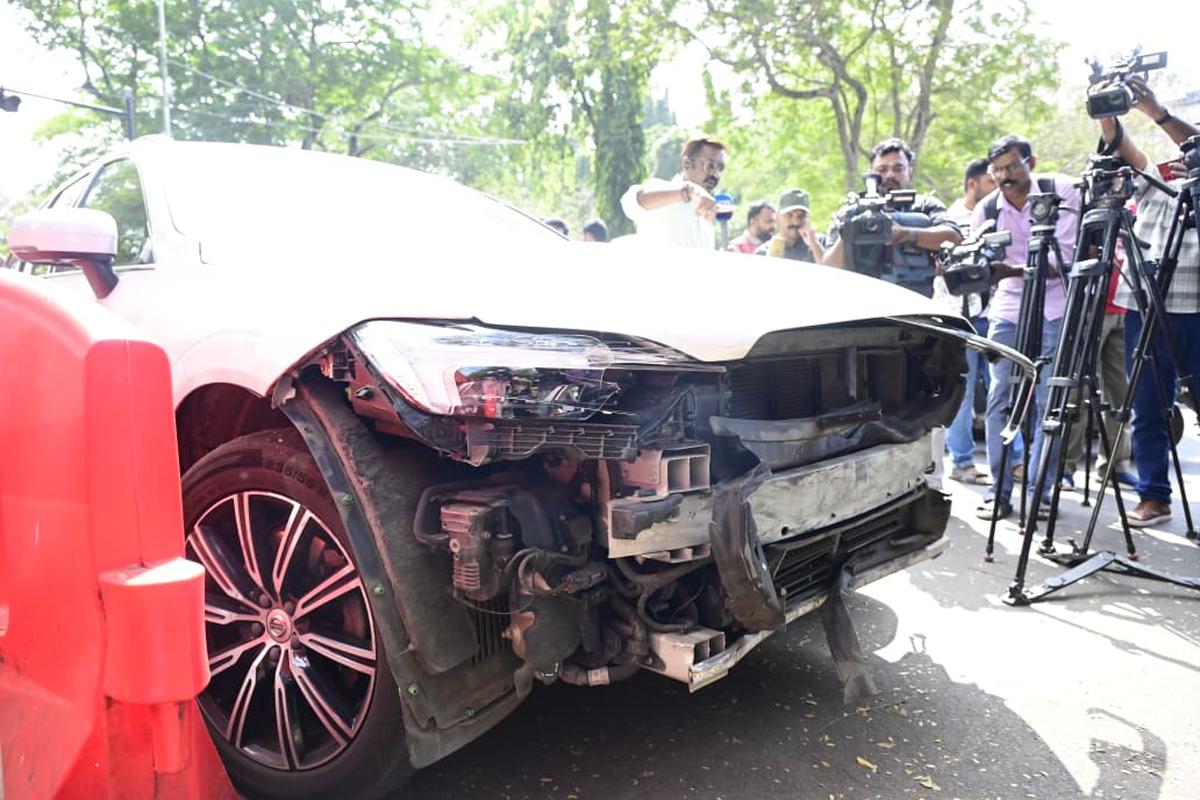 हादसे का शिकार हुई एक्टर की कार