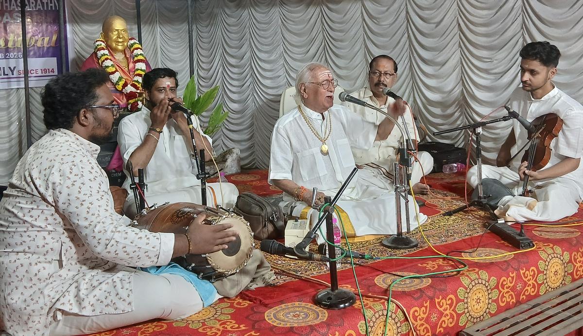 टीवी गोपालकृष्णन मंगलवार को पलक्कड़ के पास कोट्टई के चेम्बई गांव में एक शास्त्रीय संगीत समारोह का नेतृत्व कर रहे थे।