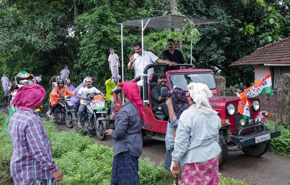 Independent candidate P.V. Anvar waving to a group of women labourers during his roadshow in Nilambur on Monday. Independent candidate P.V. Anvar waving to a group of women labourers during his roadshow in Nilambur on Monday.
