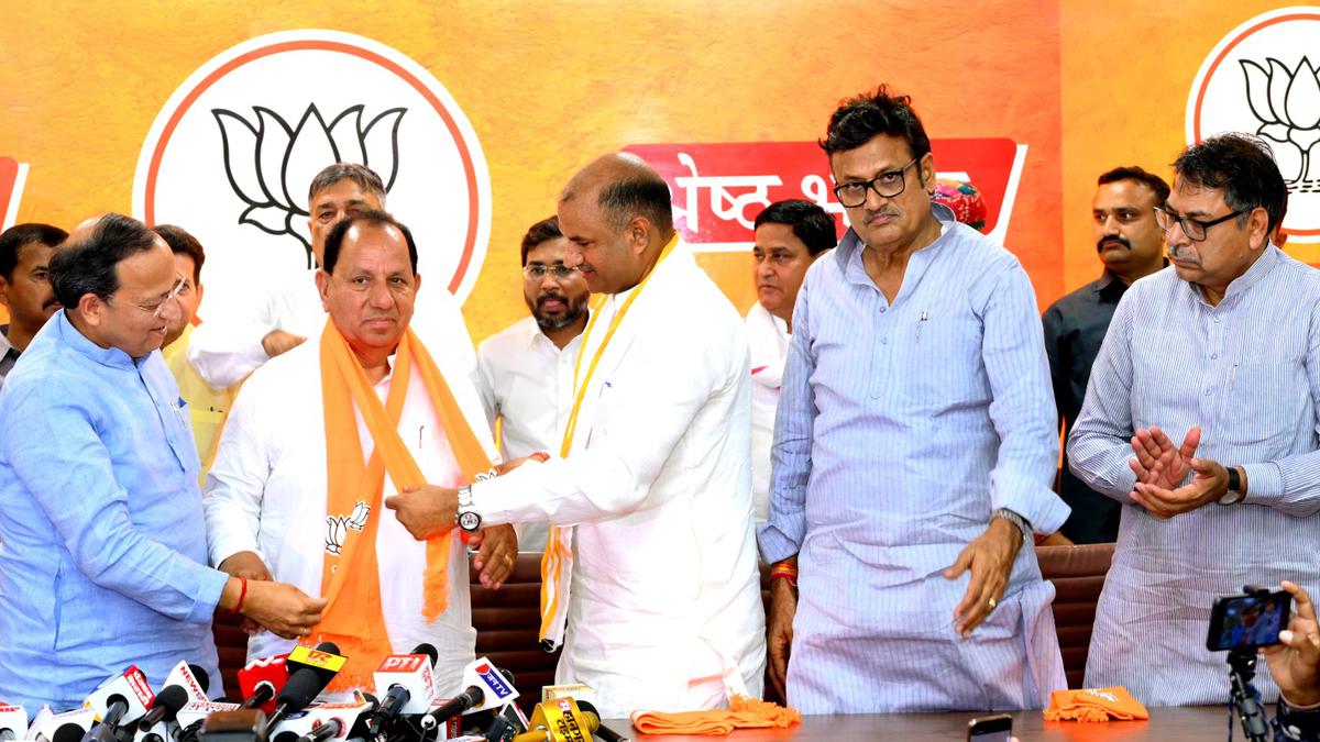 Unhappy with tussle in Congress, Jat leader Subhash Maharia rejoins BJP