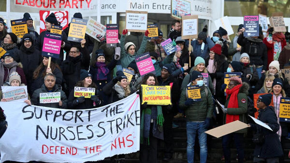 Nurses in England to pause strikes during new govt. talks