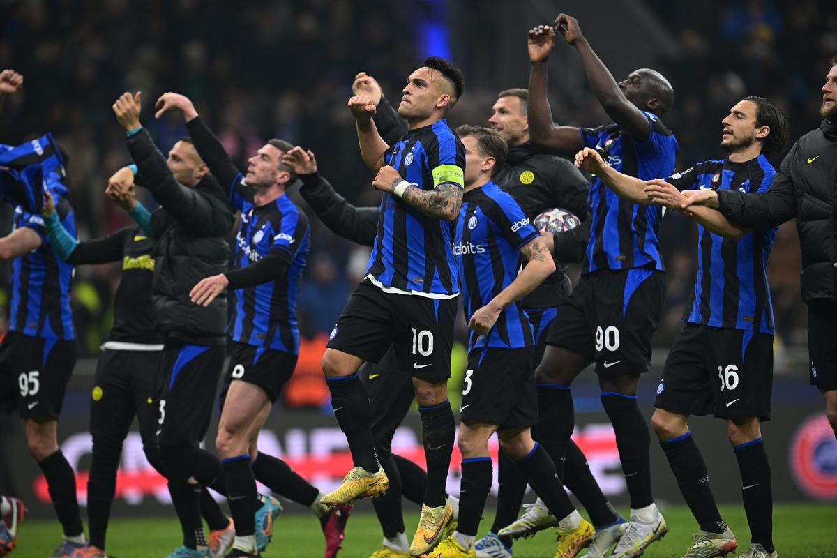 Inter players celebrate their 1-0 victory over Porto in the first leg of their Champions League last 16 tie on February 22, 2023. 