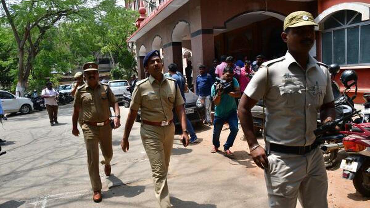 Tension on Coimbatore Court Complex as man throws acid on wife 