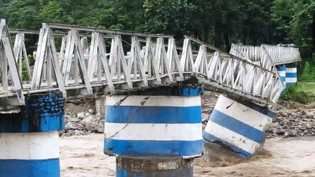 https://th-i.thgim.com/public/news/national/madhya-pradesh/ej0o6l/article70127433.ece/alternates/LANDSCAPE_1200/landslips.jpg