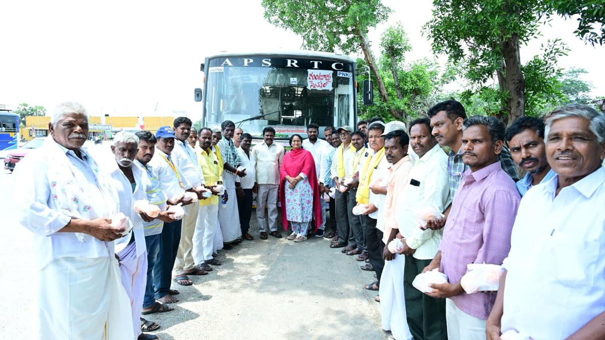 More than 4,000 buses, 3,000 cars reach Amaravati for PM Modi’s public meeting