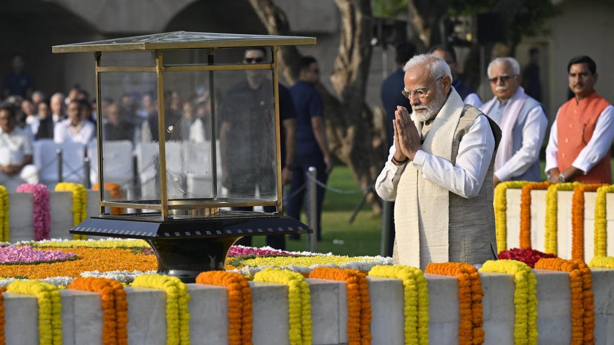 PM Modi pays tributes to Mahatma Gandhi and Lal Bahadur Shastri on his birth anniversary