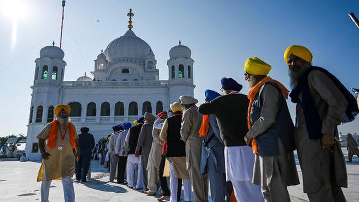 First batch of 562 pilgrims visits Kartarpur, praises facilities