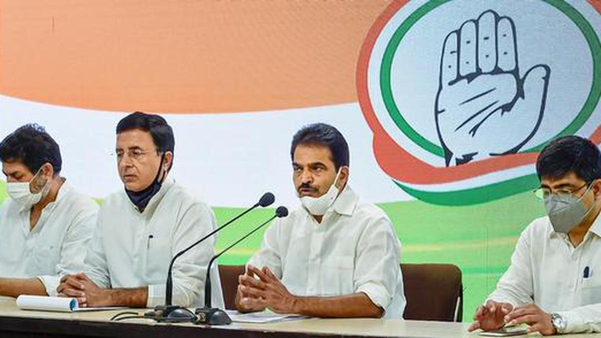 Congress leaders continue parleys