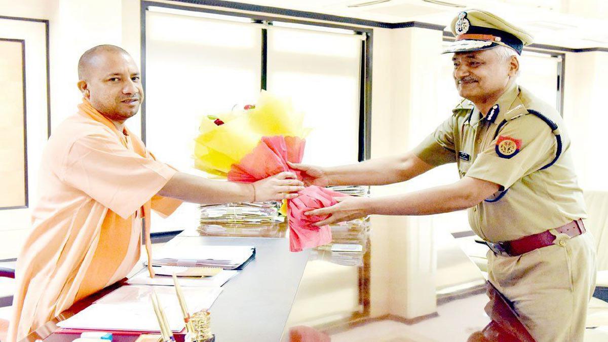 New Uttar Pradesh DGP Sulkhan Singh Takes Charge, Vows To Crush ...