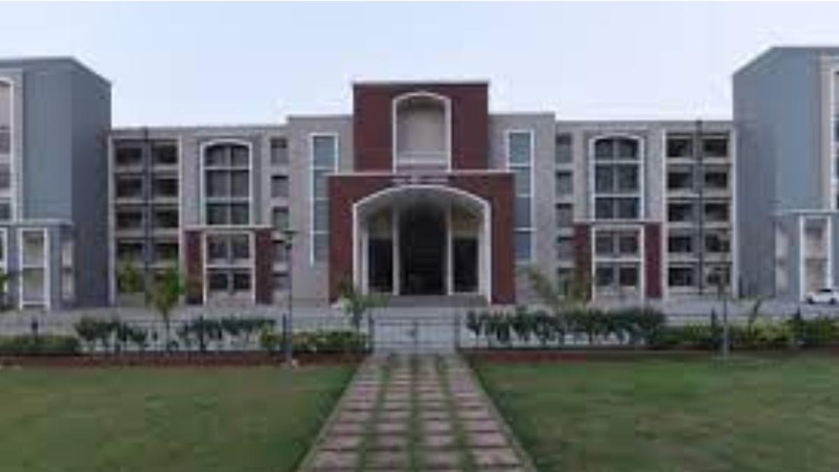 Jharkhand Minister’s son to soon be a peon at Chatra Civil Court