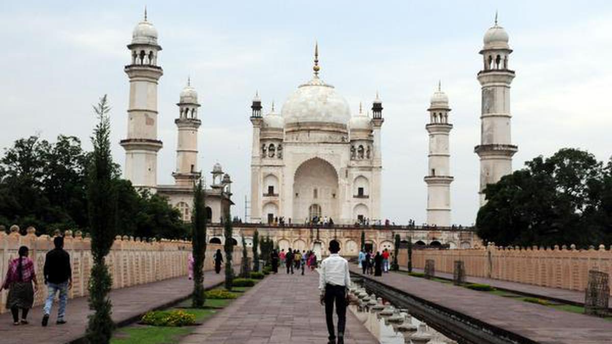 Marble domes of Aurangabad’s Bibi Ka Maqbara to get new glow - The Hindu