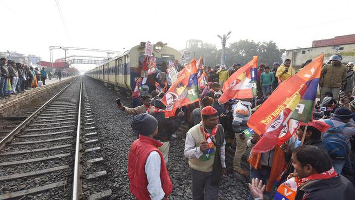 Movement of trains, vehicles disrupted during bandh in Bihar