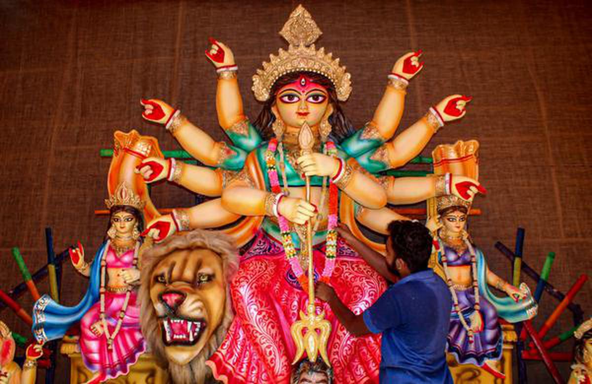 Creative economy of Durga Puja over ₹32,000 crore, says study - The Hindu