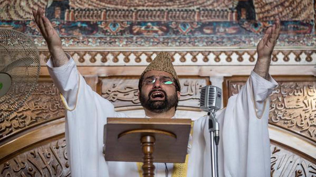 Mirwaiz Umar Farooq not under house arrest, says J&K Lieutenant Governor