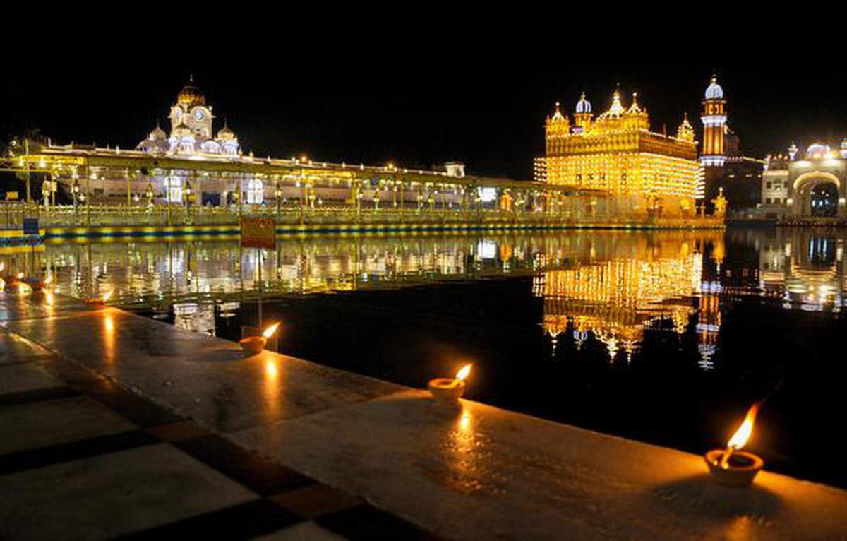 Coronavirus lockdown | Golden Temple sees big dip in offerings - The Hindu