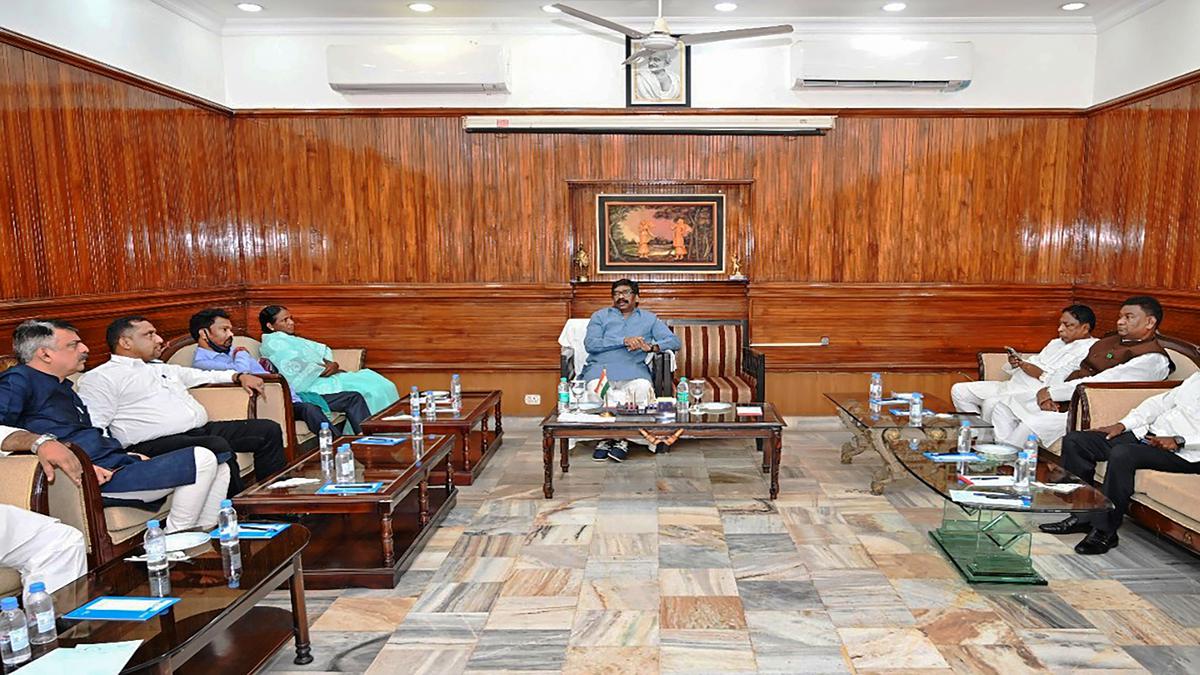 Facing disqualification, Jharkhand CM Soren calls meeting of alliance partners