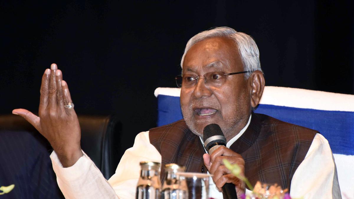 Bihar CM Nitish Kumar loses cool over speaking in English