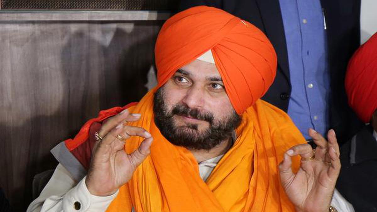 Sidhu’s verbal attack on Punjab govt makes Congress workers, leaders anxious