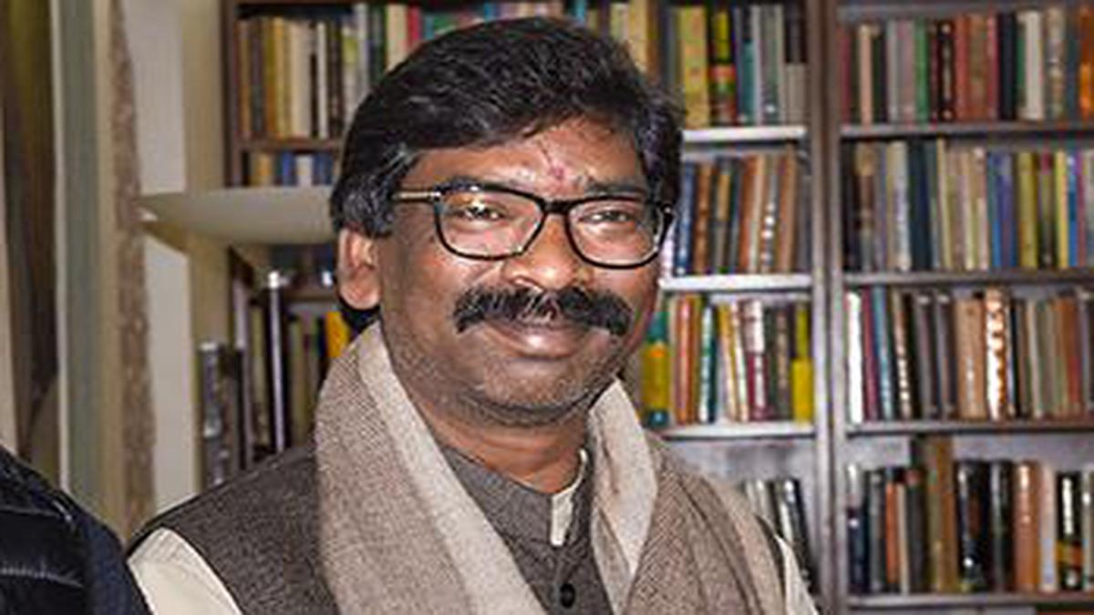 Hemant Soren meets Amit Shah seeking caste census