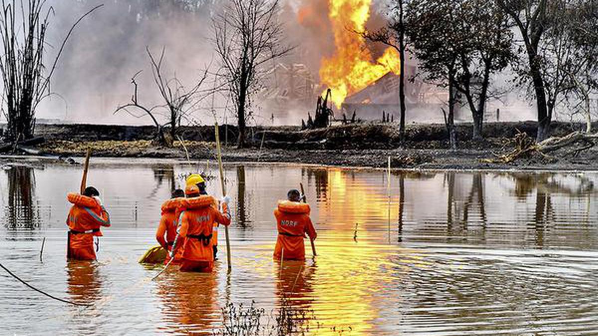 Well fire: protests on as OIL awaits equipment from Andhra