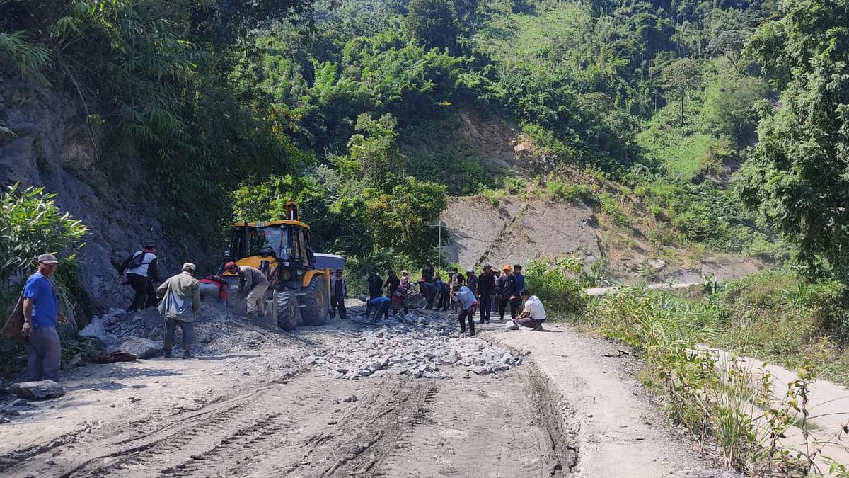 After a year’s futile wait for Border Roads Organisation, villagers in Mizoram start repairing 18-km road