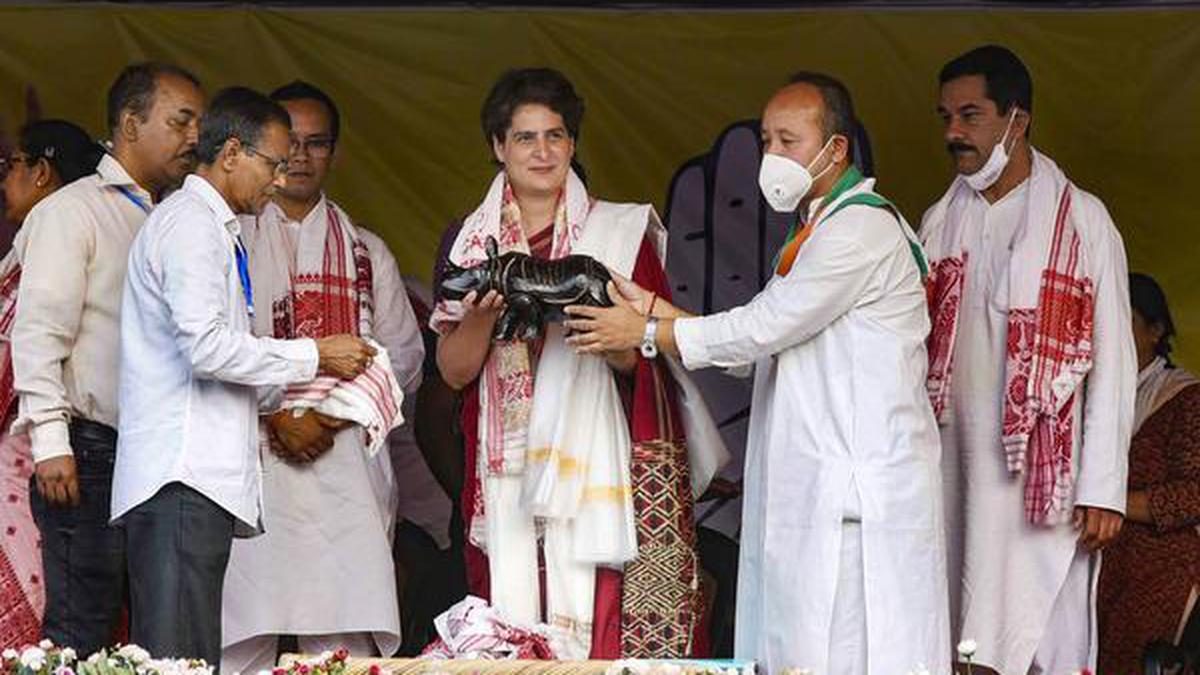 While ramping up campaigning in Assam, Rahul and Priyanka carefully avoid West Bengal - The Hindu