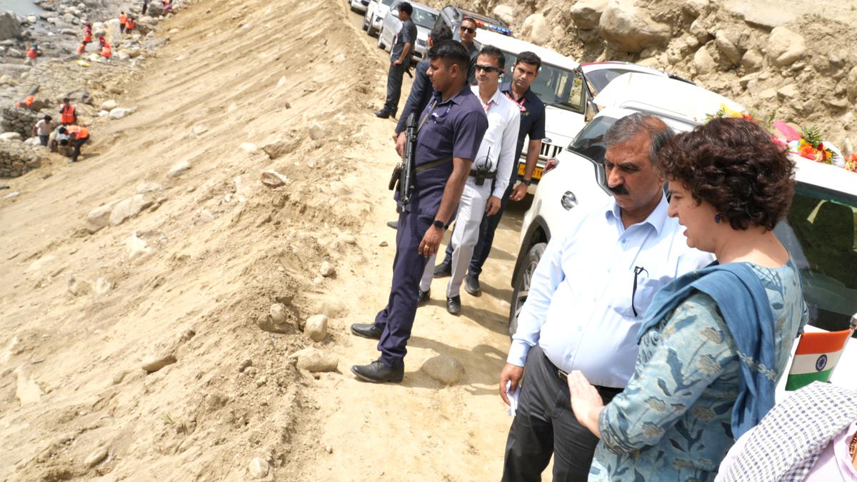 Centre should not discriminate between States on party lines: Priyanka in flood-ravaged Himachal Pradesh