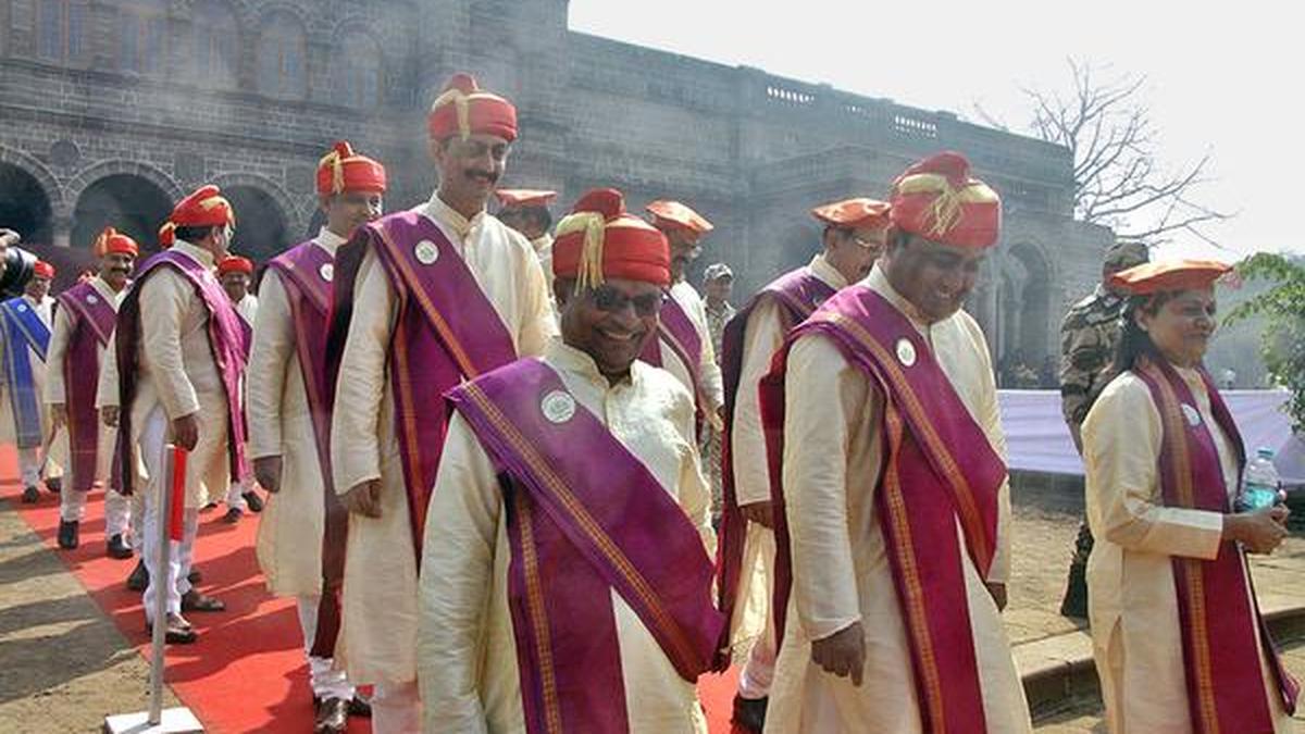Controversy mars Pune varsity convocation The Hindu