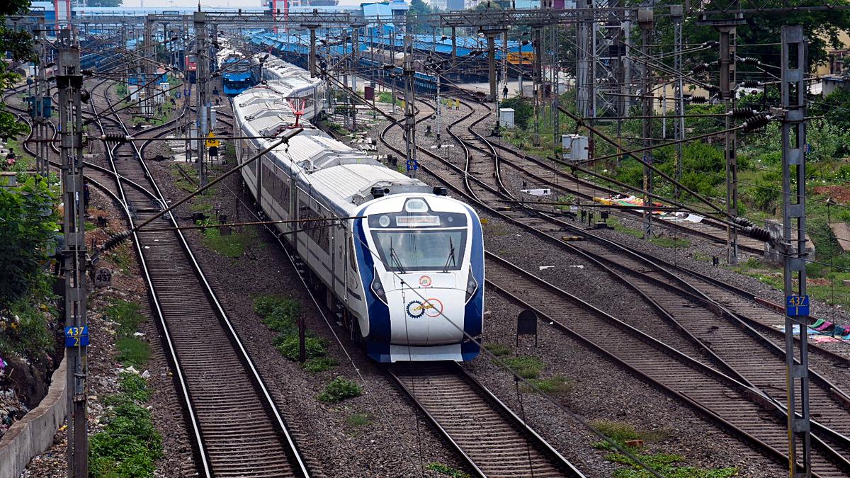 Vande Bharat Express between Puri and Howrah hit by hailstorm