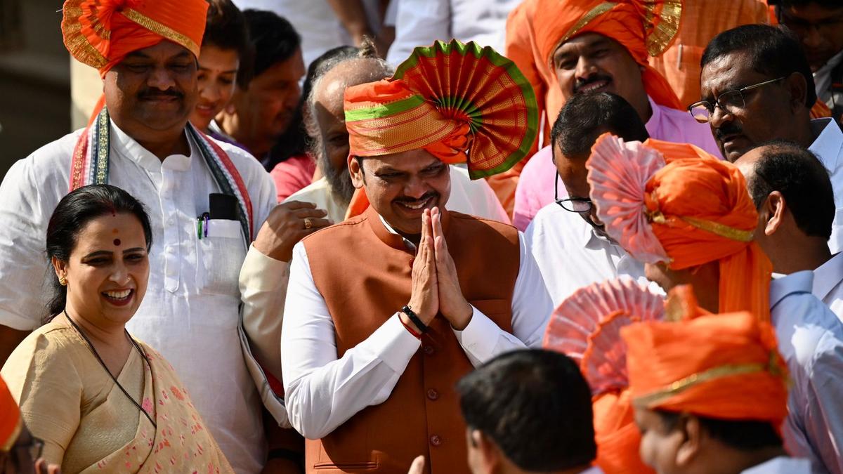 Maharashtra's New Chief Minister Devendra Fadnavis Sworn In Amid Traffic Advisory